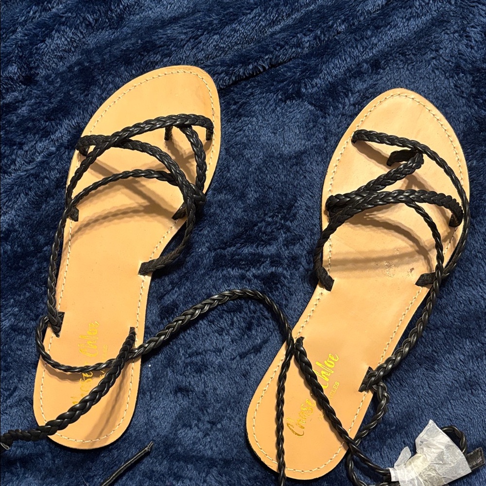 Chase & Chloe black strappy flat sandals size 10 NEW - Picture 3 of 3